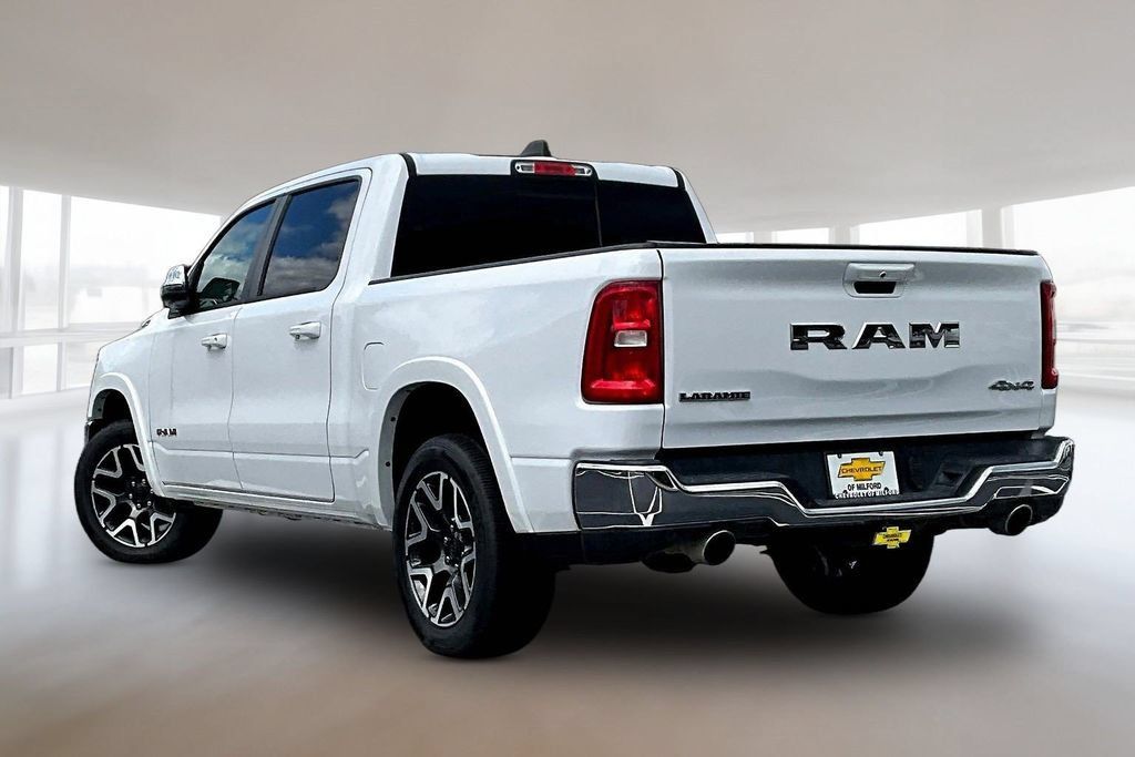 Used 2025 RAM 1500 Laramie AWD/4WD image 4