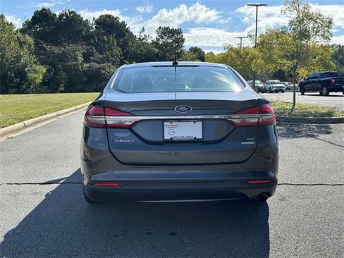 Used 2017 Ford Fusion SE w/ Fusion SE Technology Package image 7