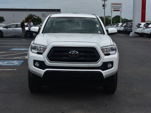 Used 2023 Toyota Tacoma SR5 RWD image 2
