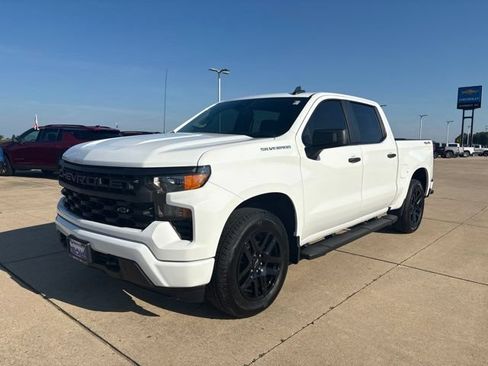 Used 2024 Chevrolet Silverado 1500 Custom AWD/4WD image 5