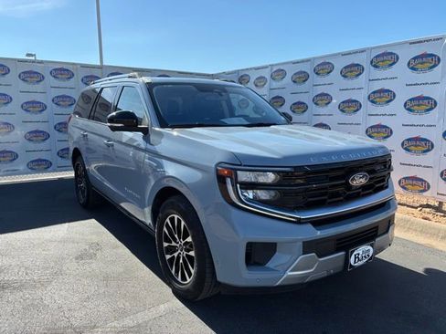 Certified 2025 Ford Expedition Platinum image 2