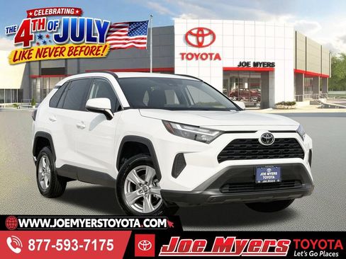 Used 2025 Toyota RAV4 XLE FWD image 1