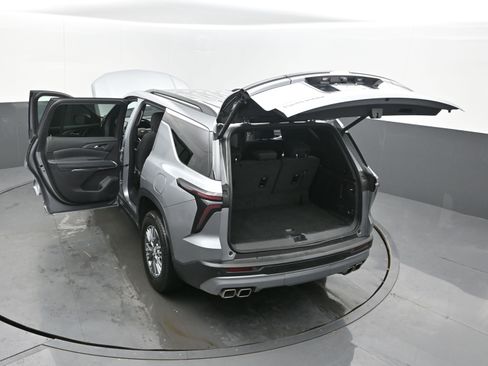 Certified 2025 Chevrolet Traverse LT image 46