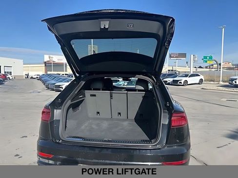 Used 2019 Audi Q8 Prestige image 13