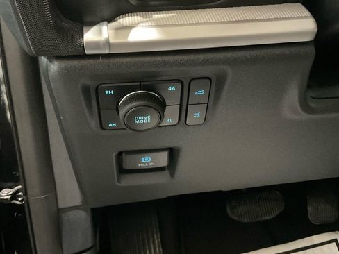 Used 2025 Ford Expedition Active image 8