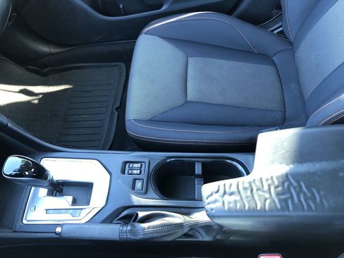 Used 2022 Subaru Crosstrek 2.0i Premium w/ Moonroof Package image 17