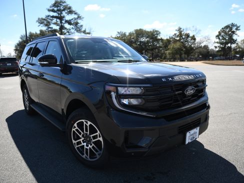 New 2026 Ford Expedition Active image 5