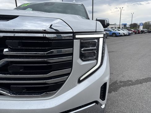 Used 2022 GMC Sierra 1500 SLT w/ SLT Premium Plus Package image 9