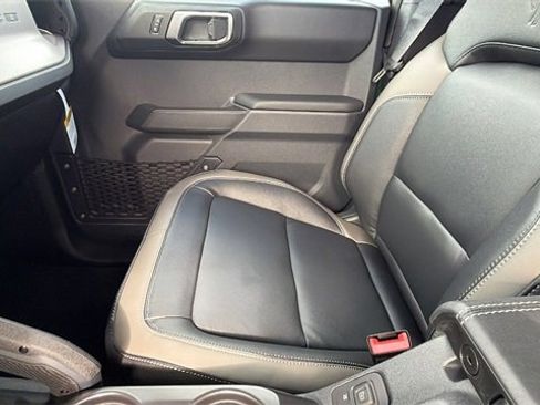 New 2025 Ford Bronco Outer Banks w/ Sasquatch Package image 24