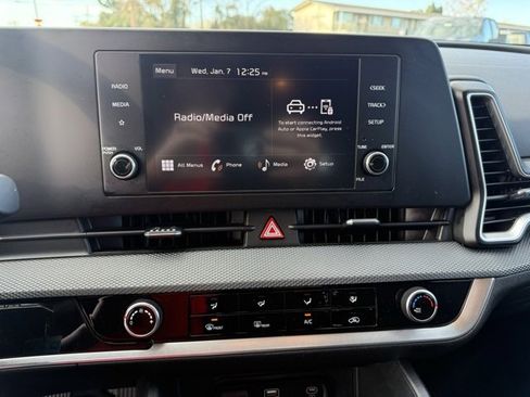 Used 2024 Kia Sportage LX image 24