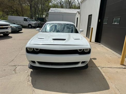 Used 2015 Dodge Challenger SXT w/ Driver Convenience Group RWD image 3