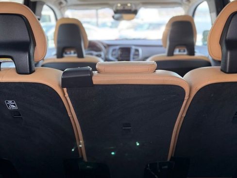 Used 2016 Volvo XC90 T6 Momentum w/ Momentum Plus Package image 15