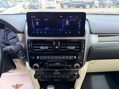 Used 2023 Lexus GX 460 Luxury w/ Sport Design Package image 33