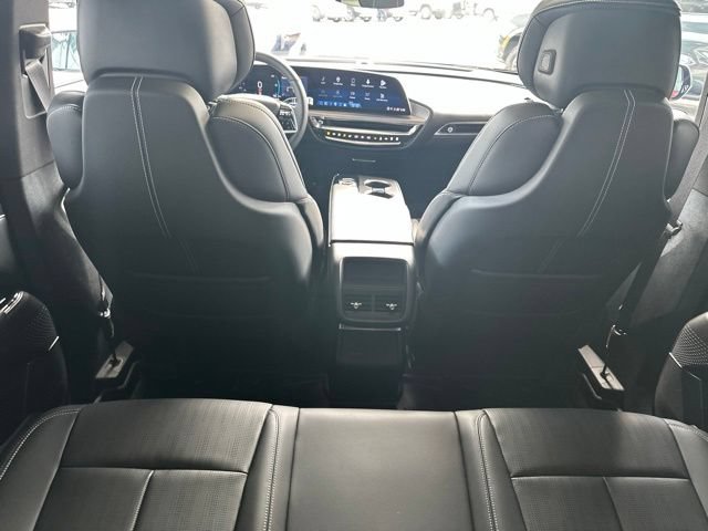 Used 2024 Cadillac Lyriq Luxury AWD/4WD image 21