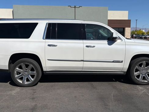 Used 2016 Cadillac Escalade ESV Premium AWD/4WD image 6