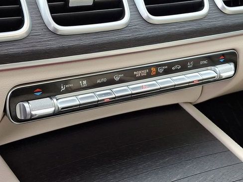 Used 2022 Mercedes-Benz GLS 450 4MATIC image 19