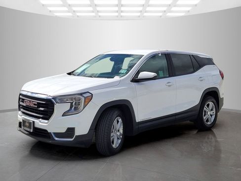 Used 2024 GMC Terrain SLE FWD image 8