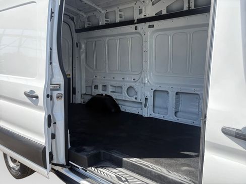 Used 2024 Ford Transit 250 148 High Roof RWD image 17