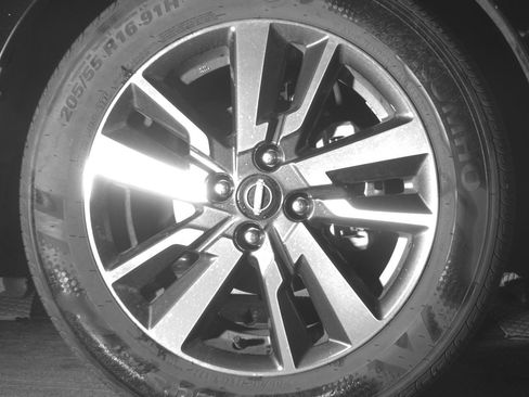 Used 2025 Nissan Versa SV image 13