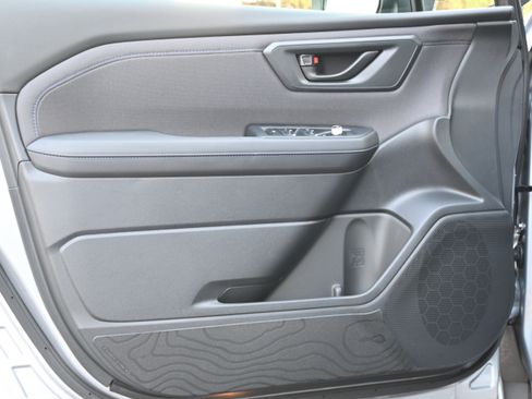 Certified 2025 Subaru Forester Premium w/ Convenience Package #2 image 14