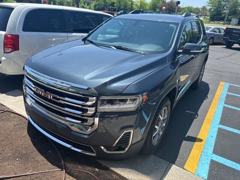 Used 2020 GMC Acadia SLT w/ LPO, Floor Liner Package AWD/4WD image 2