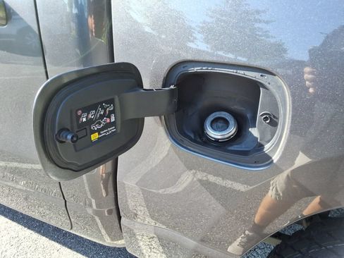 Used 2022 RAM 1500 Big Horn AWD/4WD image 12