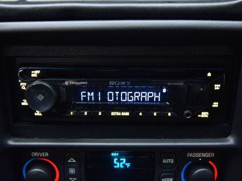 Used 2004 Chevrolet Corvette Base image 13