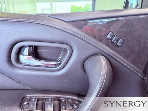 Used 2024 INFINITI QX80 Luxe RWD image 17