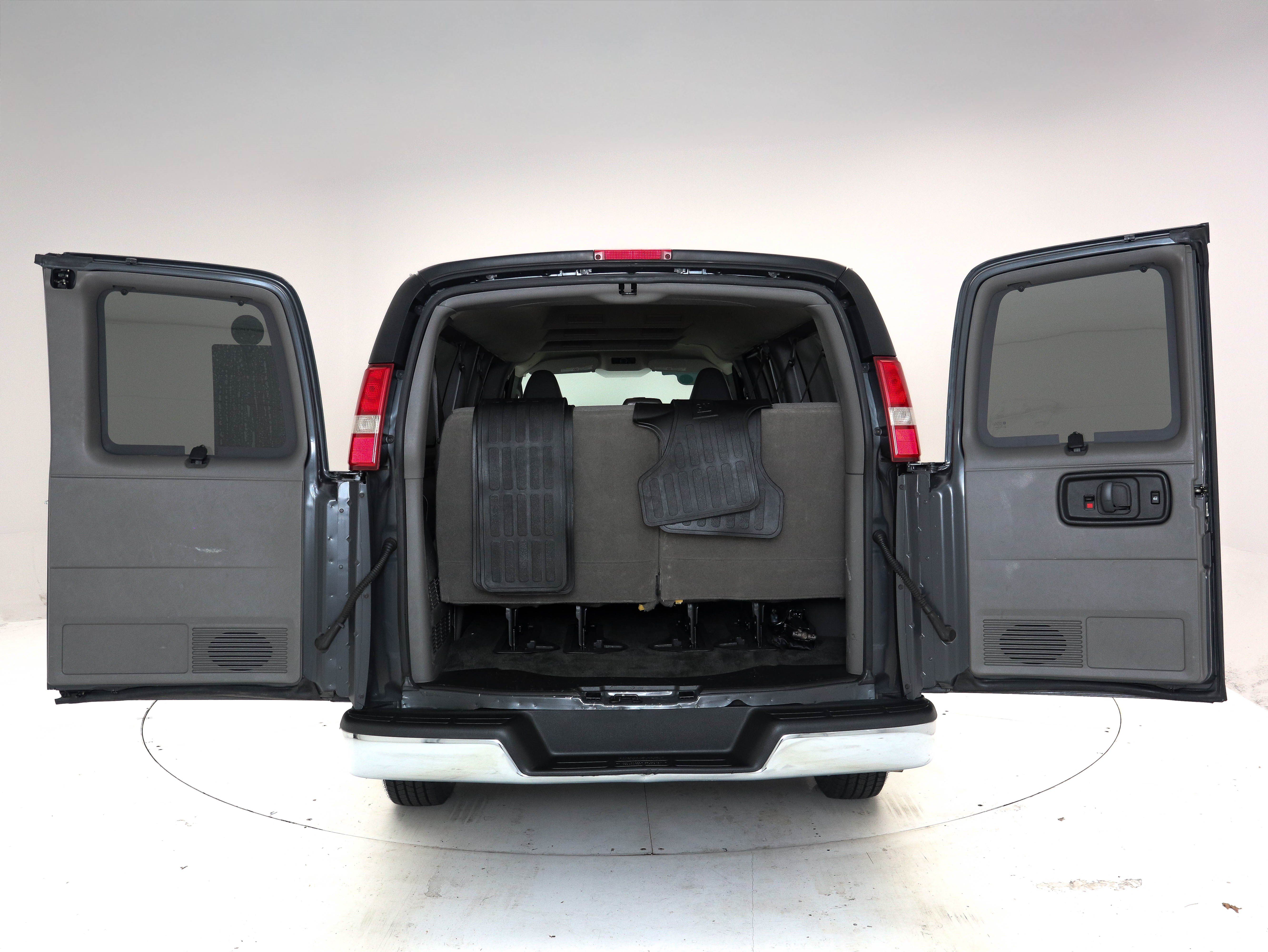 Used 2016 Chevrolet Express 3500 LT w/ LT Preferred Equipment Group RWD image 10