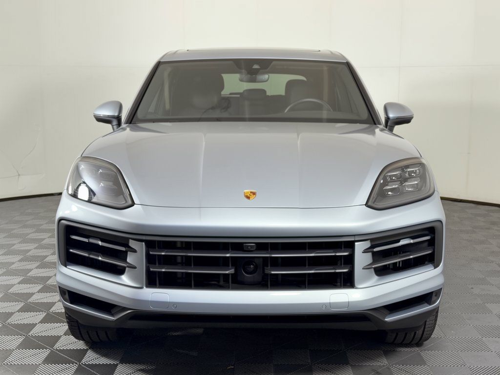Certified 2024 Porsche Cayenne AWD/4WD image 7