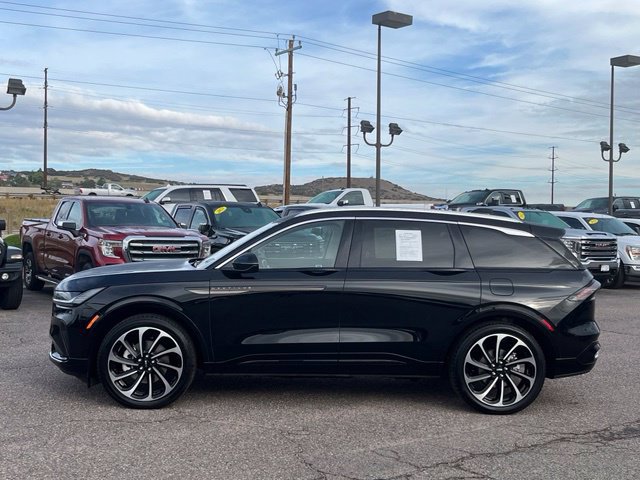 Used 2025 Lincoln Nautilus Black Label AWD/4WD image 2