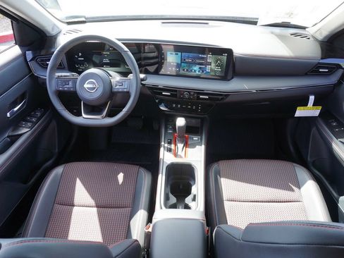 Certified 2025 Nissan Kicks SR w/ Illumination Package FWD image 11