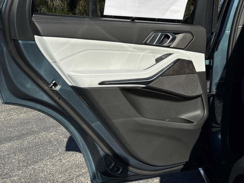 New 2026 BMW X5 xDrive40i w/ Executive Package image 13