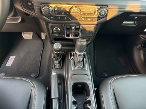 New 2026 Jeep Gladiator Sport image 25