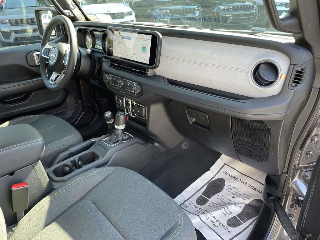 Certified 2026 Jeep Wrangler Unlimited Sahara AWD/4WD image 15