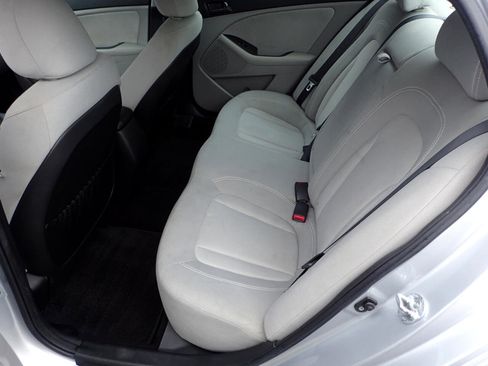 Used 2011 Kia Optima LX image 10