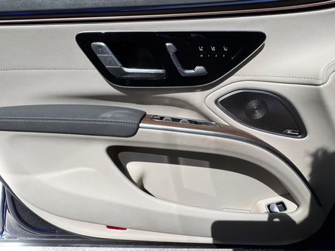 Used 2023 Mercedes-Benz EQS 580 4MATIC Sedan image 18