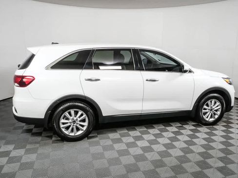 Used 2020 Kia Sorento LX image 2