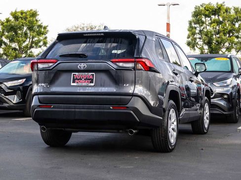 Used 2025 Toyota RAV4 LE image 9