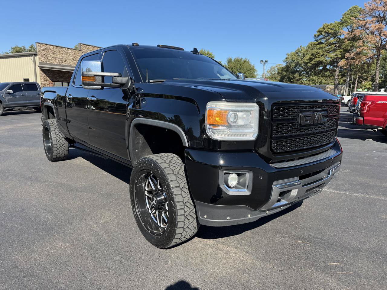 Used 2015 GMC Sierra 2500 Denali w/ Duramax Plus Package AWD/4WD image 6