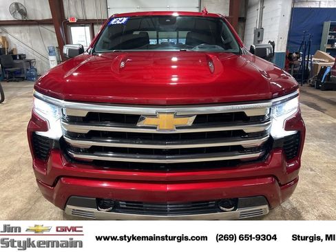 Used 2024 Chevrolet Silverado 1500 High Country AWD/4WD image 12