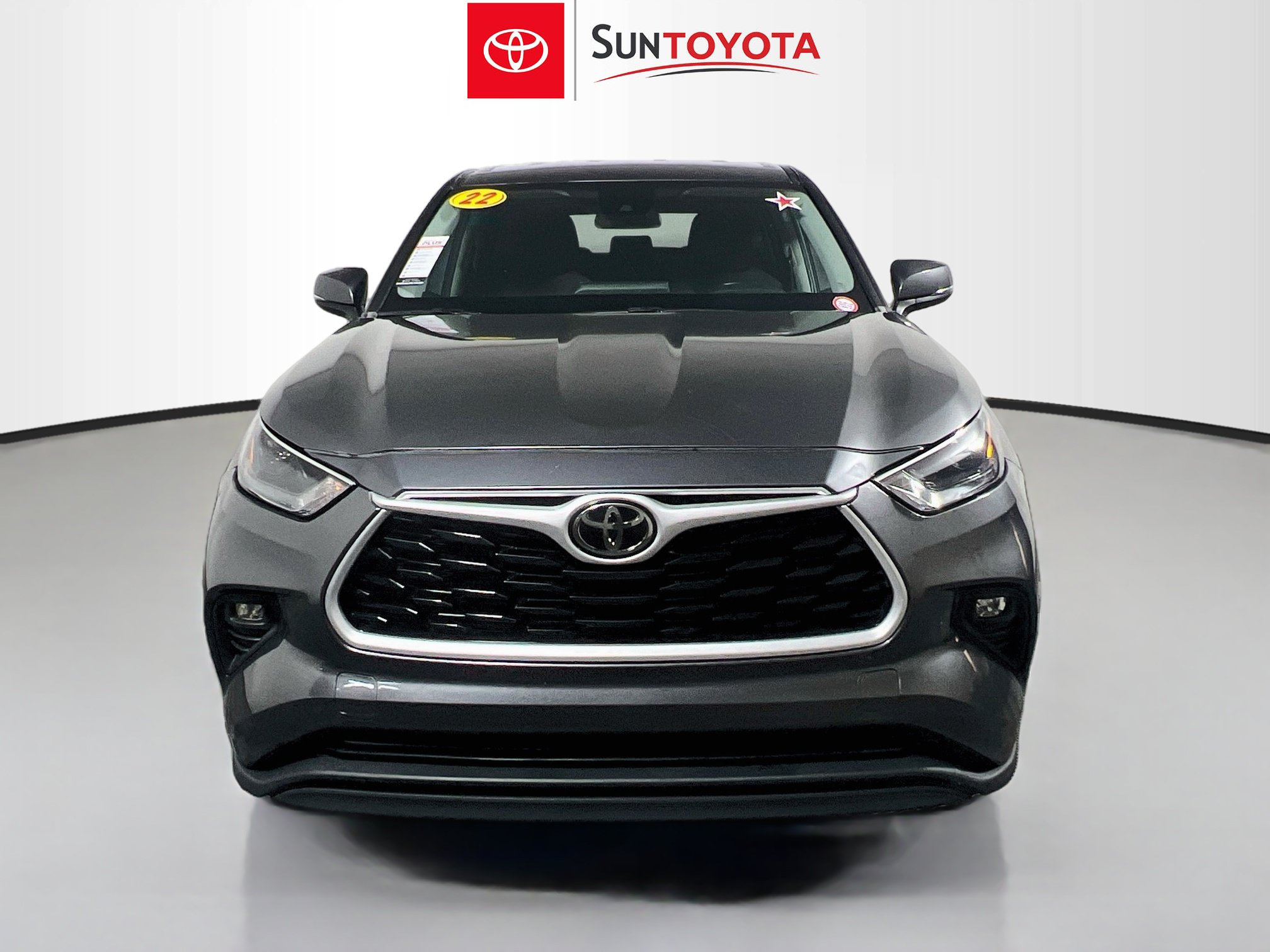 Used 2022 Toyota Highlander LE AWD/4WD image 10