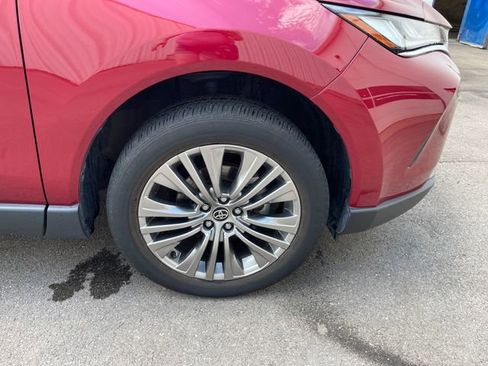 Used 2023 Toyota Venza XLE AWD/4WD image 38