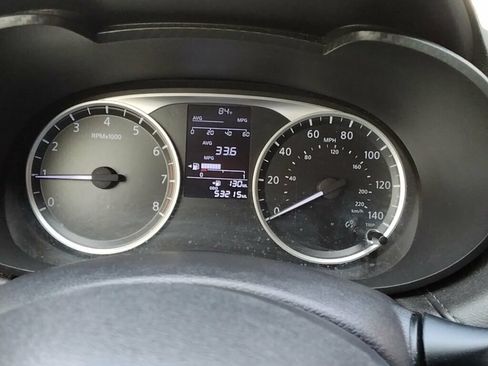 Used 2021 Nissan Versa S FWD image 11