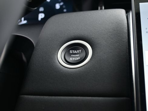 Used 2025 Land Rover Discovery Sport S AWD/4WD image 26