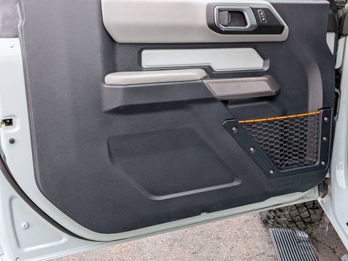 Used 2022 Ford Bronco Badlands image 9