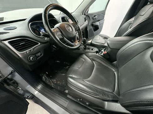Used 2021 Jeep Cherokee Latitude Lux AWD/4WD image 16