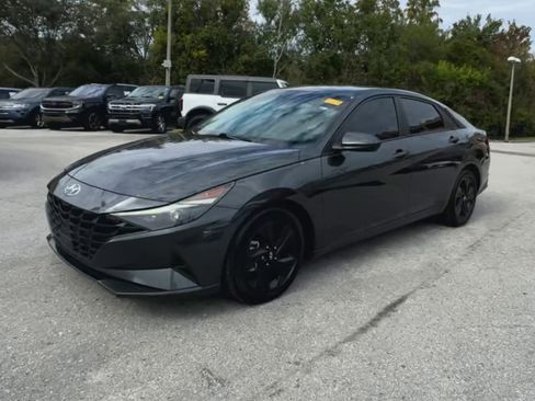 Used 2021 Hyundai Elantra SEL w/ Convenience Package image 12