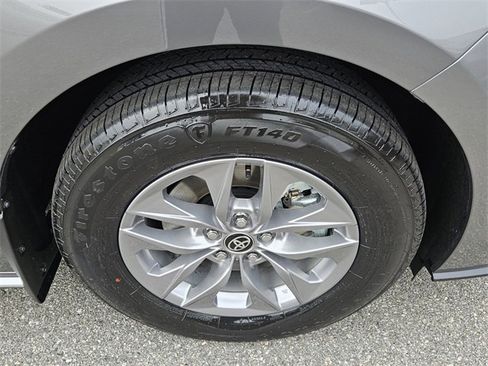 New 2026 Toyota Sienna XLE image 17