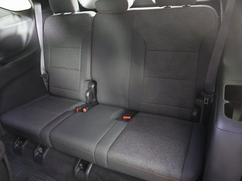 Used 2024 Chevrolet Traverse Z71 image 11